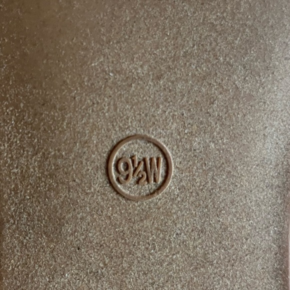 Universal Thread Sandals size 9 1/2W - Picture 3 of 3